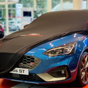 Zaščitna folija premium črna z rdečo črto, belim logotipom Ford in logotipom Ford Performance